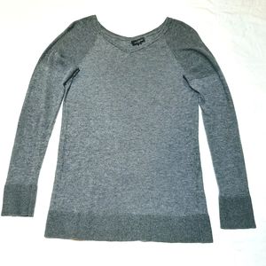 THE LIMITED - women's grey long sleeved sweater, lightweight. M